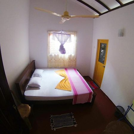 Bed and Breakfast Dilan Guest Mirissa Exterior foto