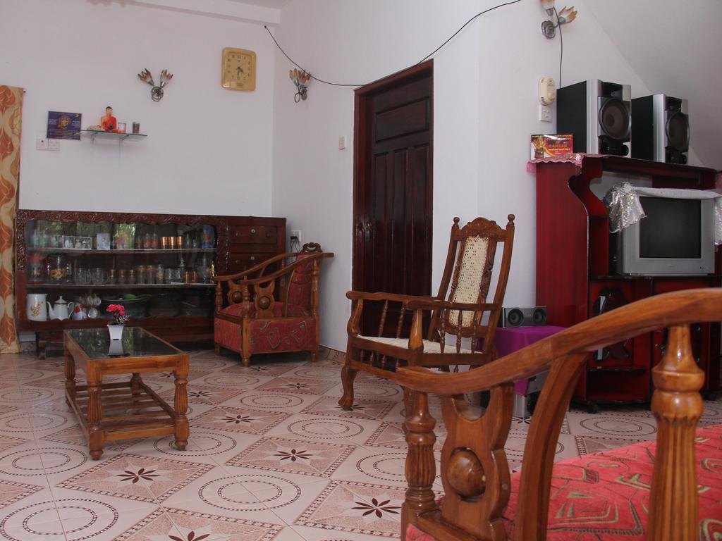 Bed and Breakfast Dilan Guest Mirissa Habitación foto